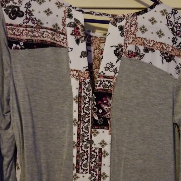 Top - Picture 2 of 2